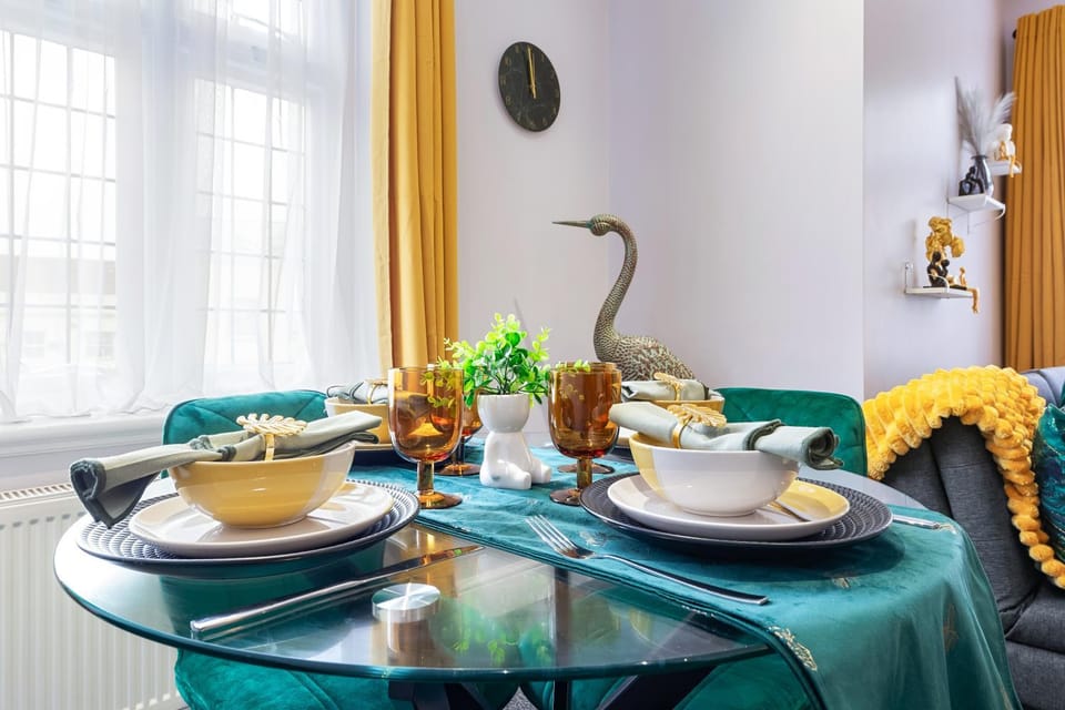 Dining area, Diving