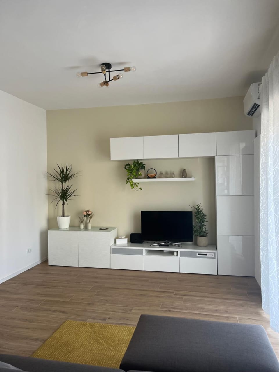 Communal lounge/ TV room, TV and multimedia, Living room