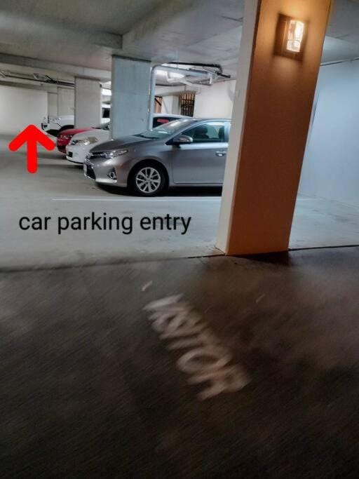 Studio close to Airport, City & Esplanade Apartment in Cairns