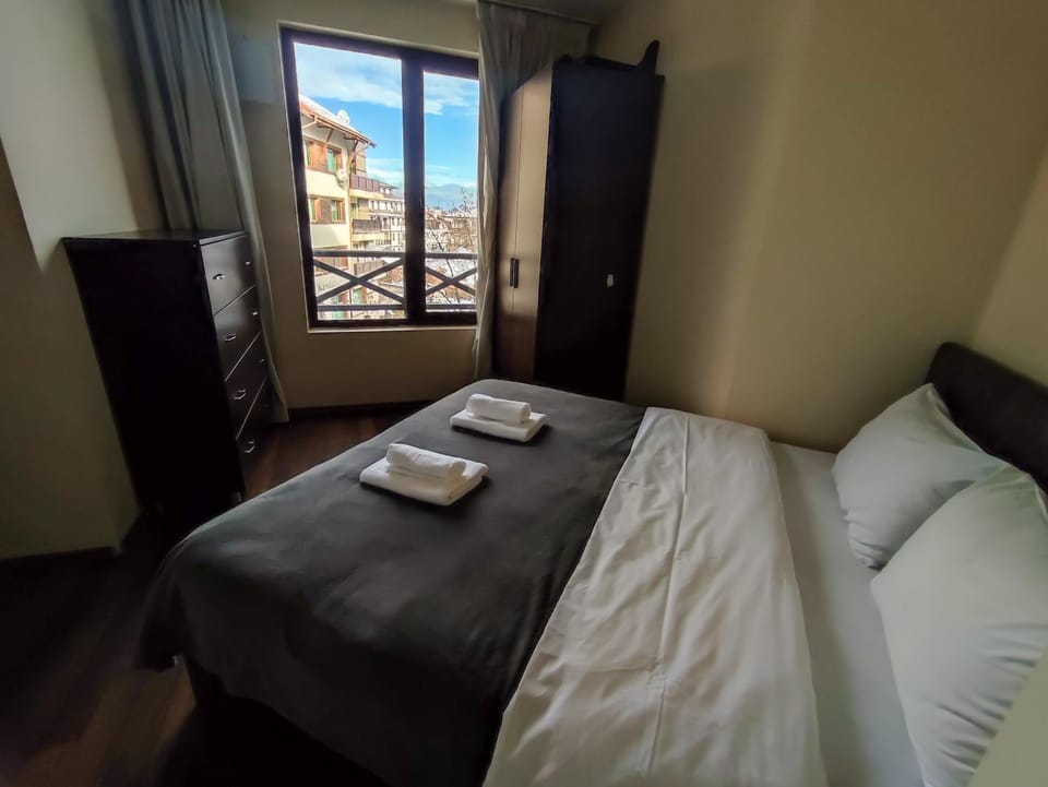 Bed, Bedroom, towels, wardrobe