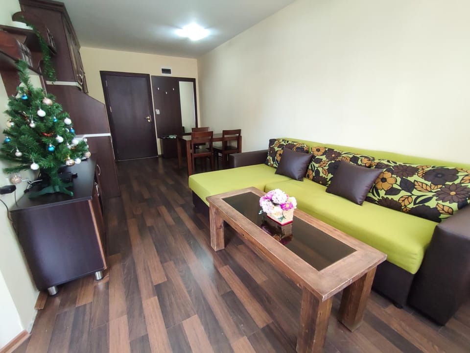 Living room, internet