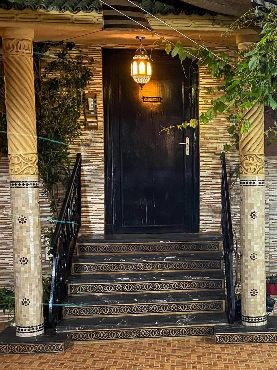 Facade/entrance