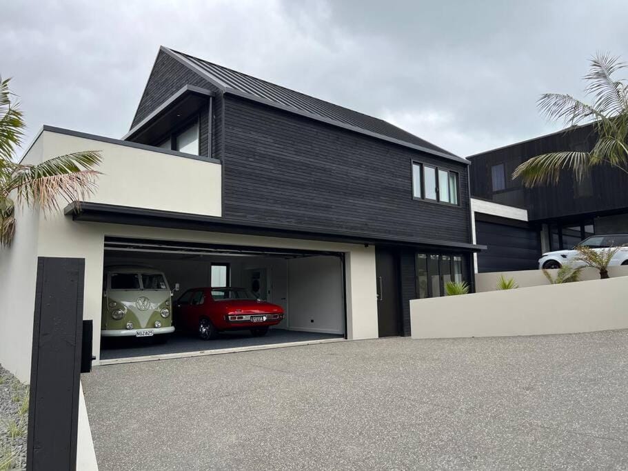 The Guest House on Birdwood Villa in New Plymouth