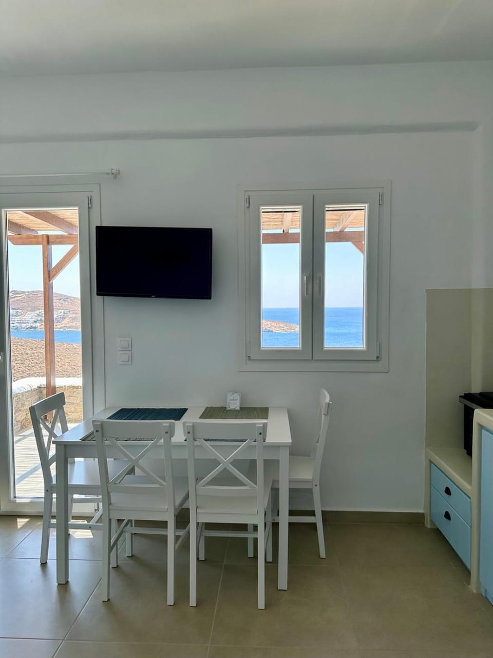 TV and multimedia, Kitchen or kitchenette, Dining area