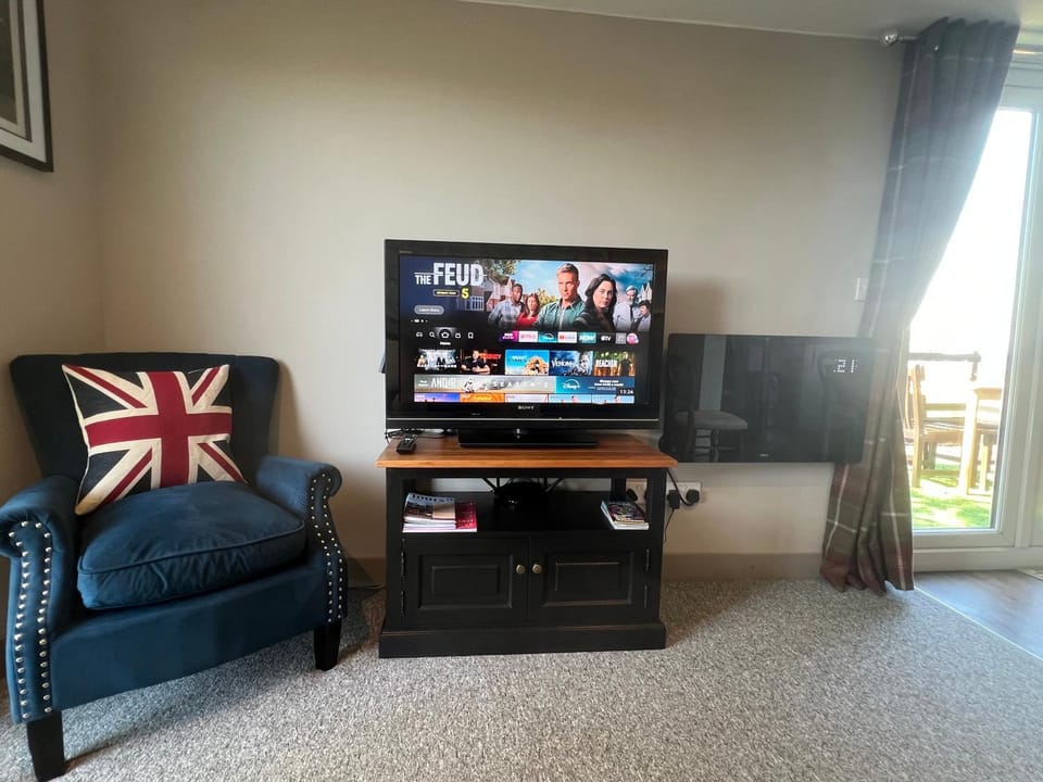 TV and multimedia, Living room, Seating area