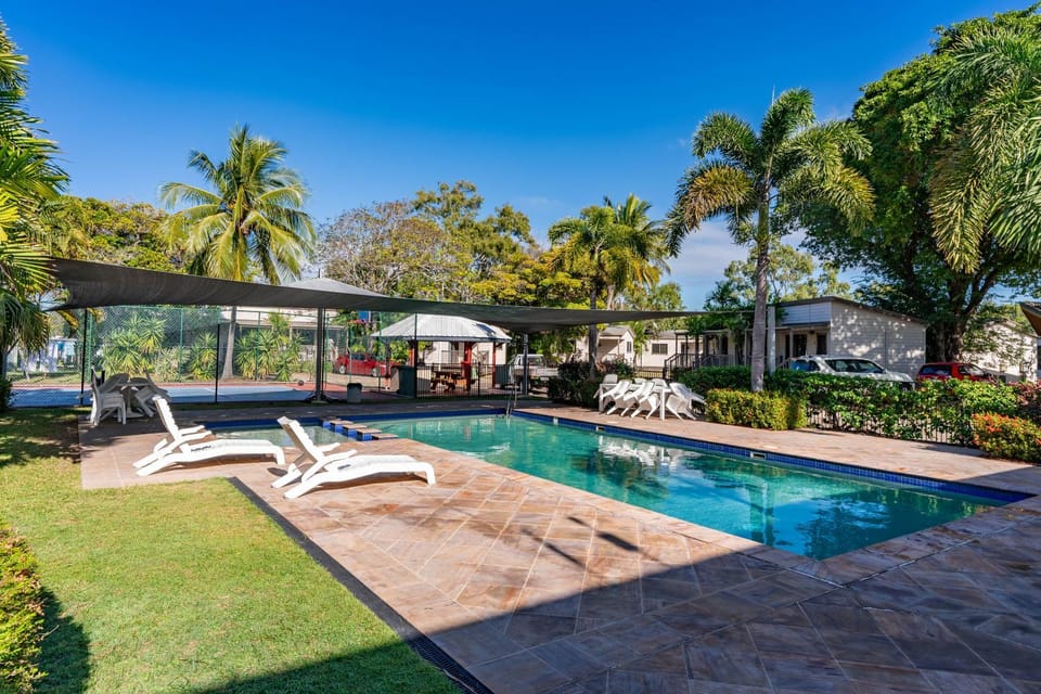 Day, Natural landscape, Garden view, Pool view, Swimming pool, sunbed