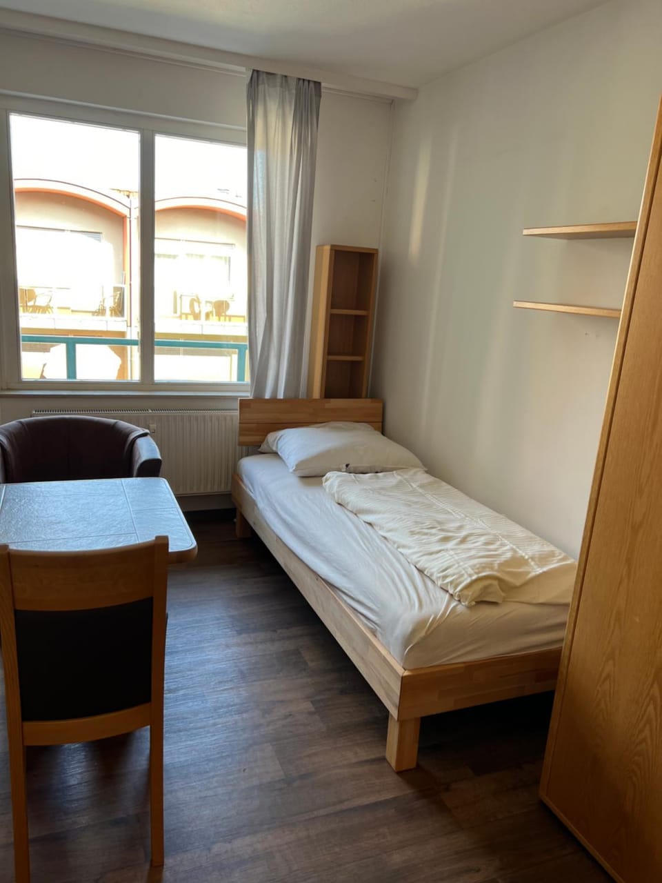 Bed, Bedroom, towels, wardrobe