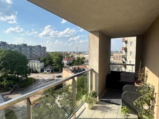 Apartament Osiedle Parkowe Darmowy Parking Podziemny Centrum Najlepsza lokalizacja w Kielcach Apartment in Poland