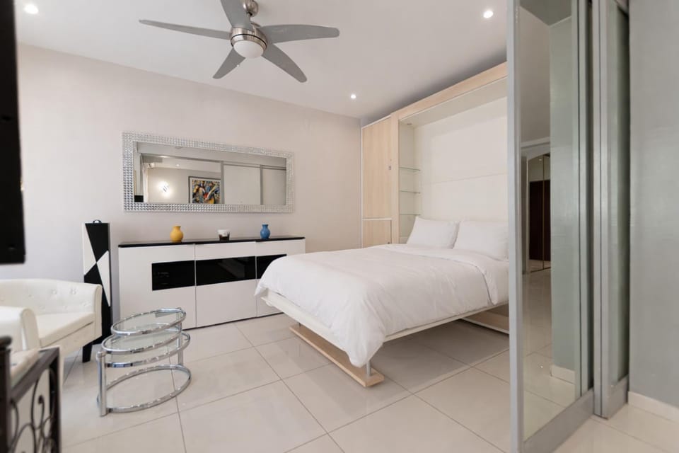 Bed, Photo of the whole room, Bedroom, fireplace