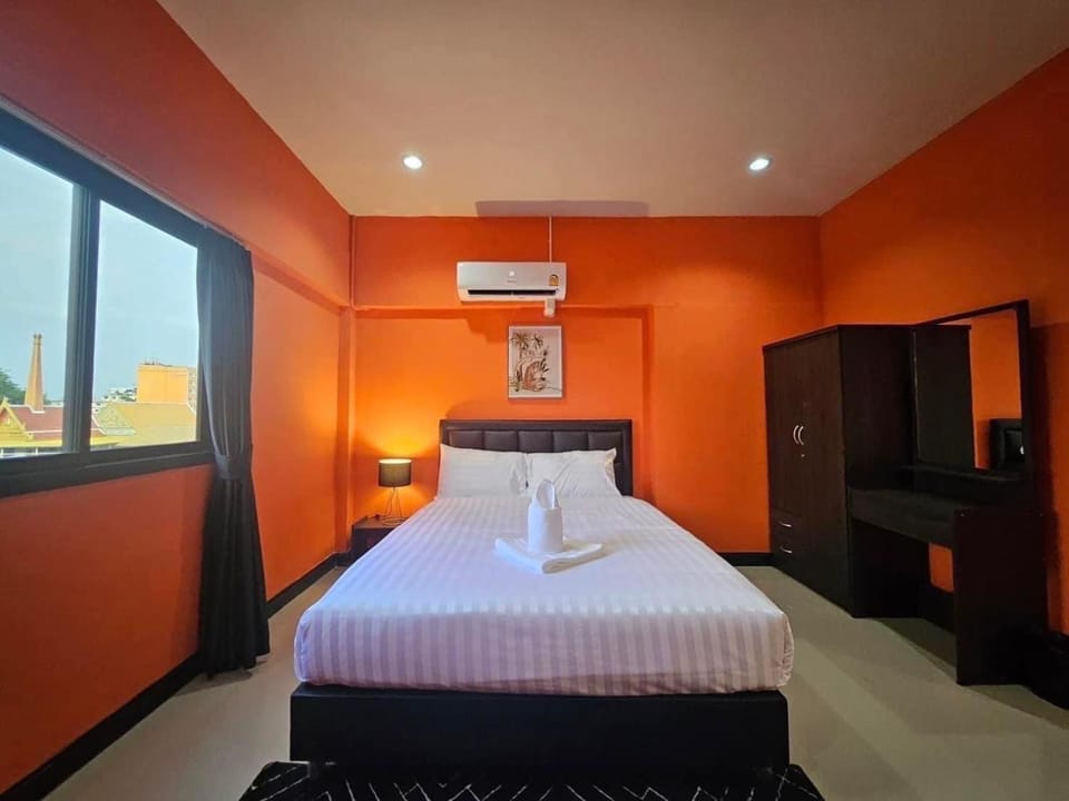 Bed, Photo of the whole room, Bedroom, wardrobe, air conditioner