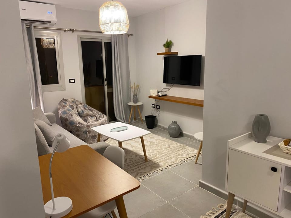 TV and multimedia, Living room, Seating area, air conditioner