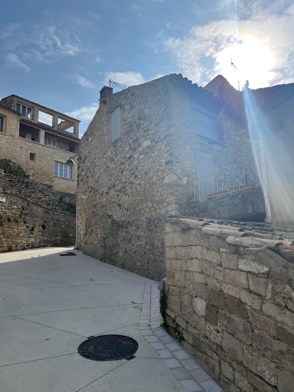 Facade/entrance