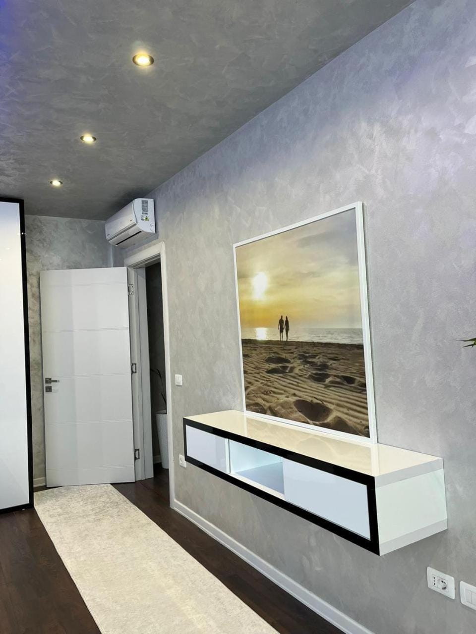 Suite apartment luxury front beach Apartment in Tirana County, Albania