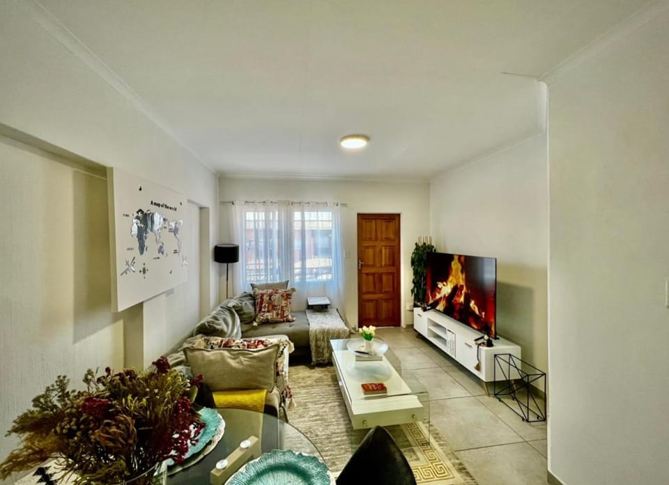 Communal lounge/ TV room, Living room
