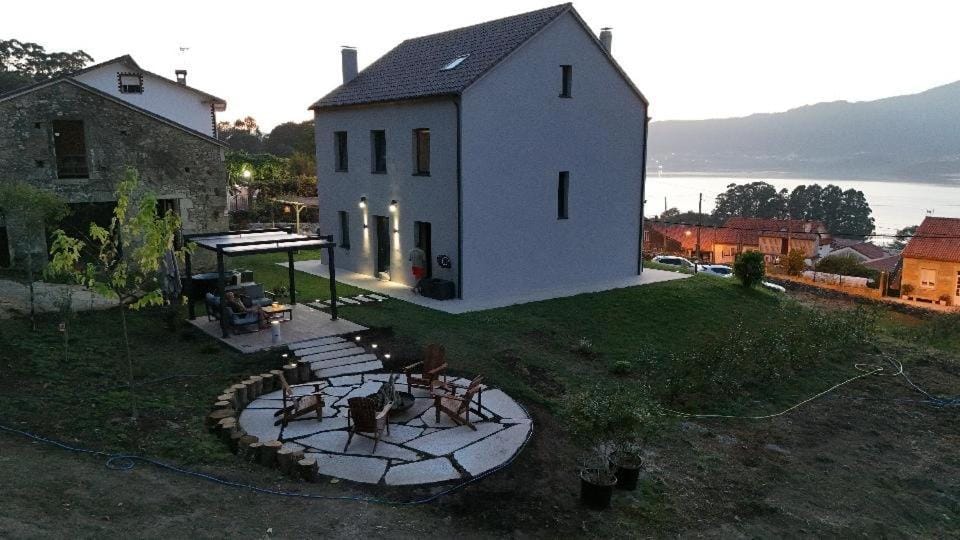 Property building, Spring, Day, Natural landscape, Garden, Sea view, Inner courtyard view