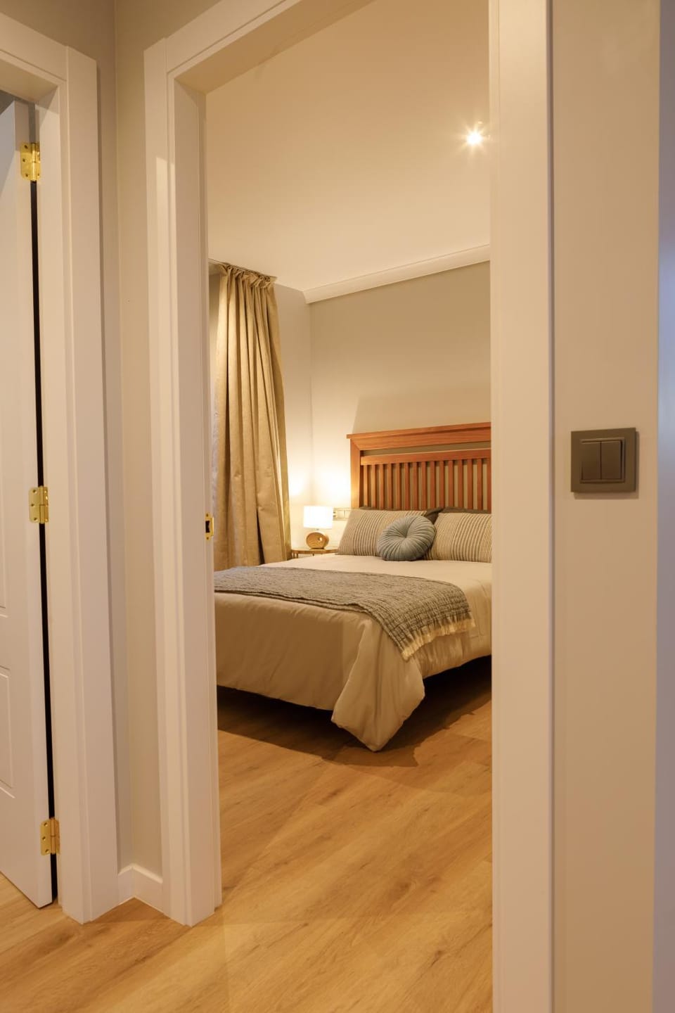 Bed, Photo of the whole room, Bedroom, wardrobe