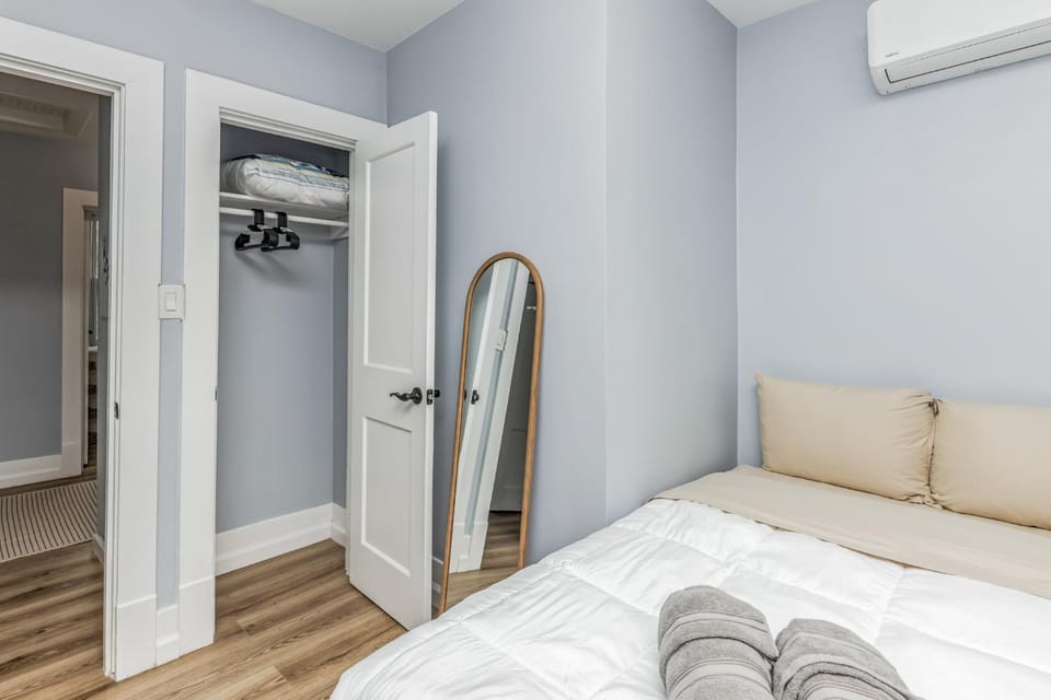 Bed, Bedroom, wardrobe