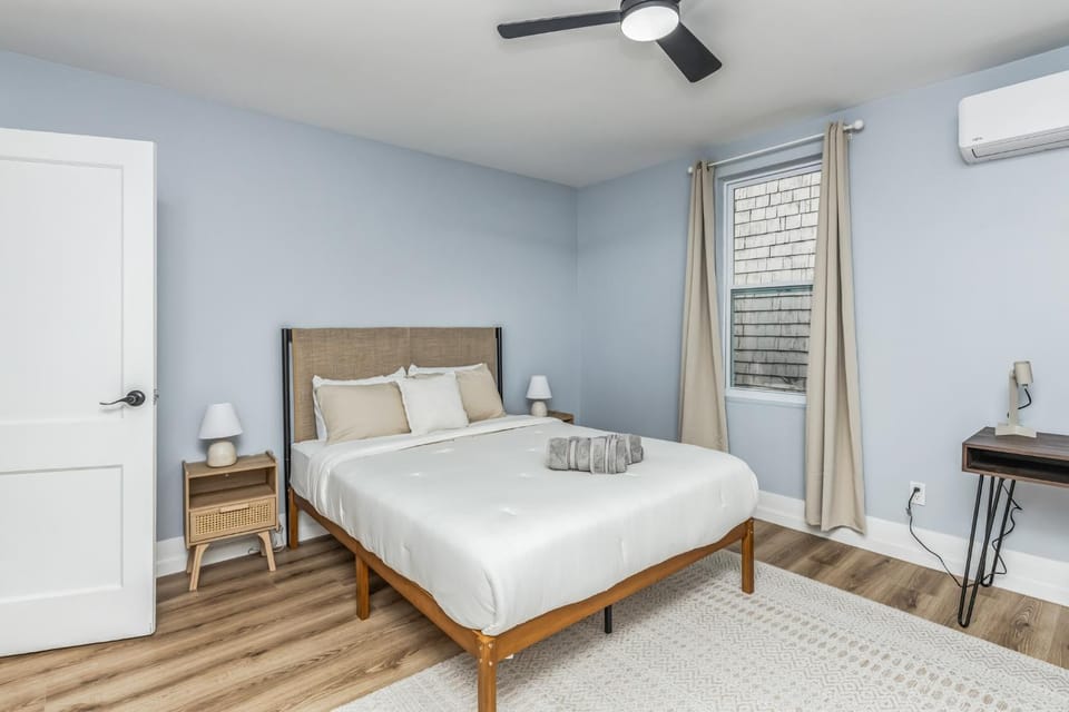 Bed, Bedroom