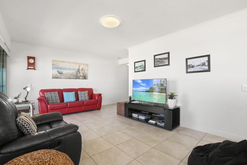 Deepwater Cove Unit 7, 68 Lower Gay Terrace, Bulcock Beach Apartment in Sunshine Coast