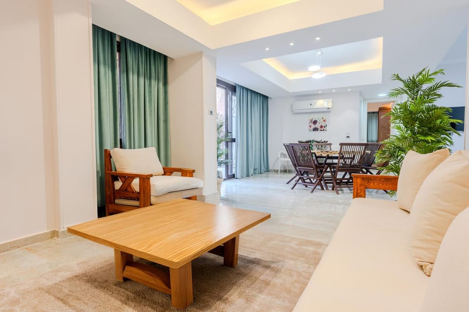 Seating area, Dining area, air conditioner