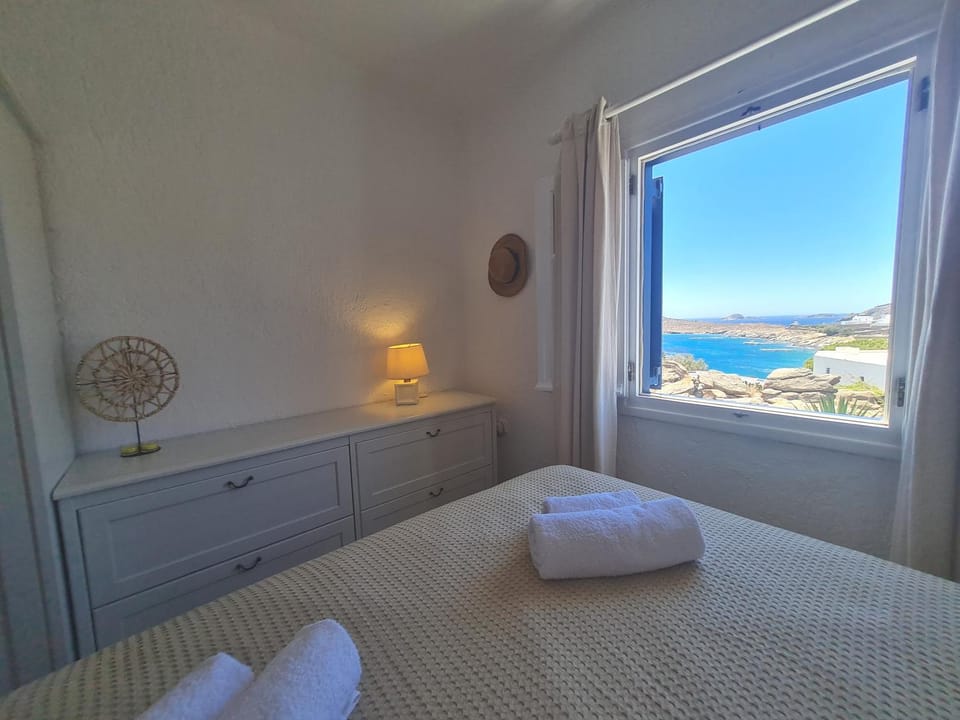 Bed, Bedroom, Sea view