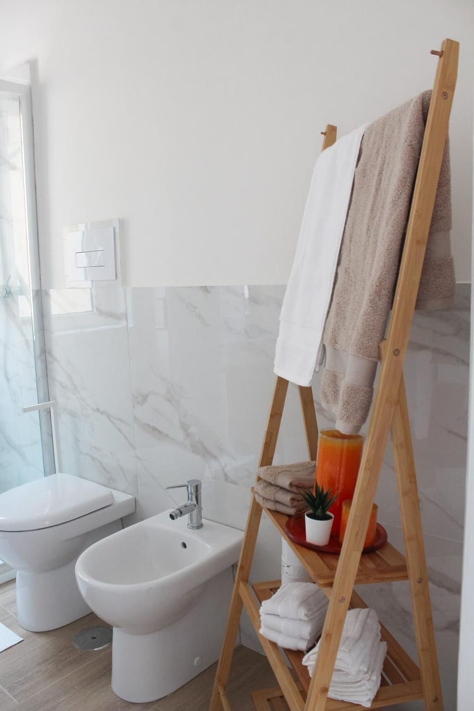 Shower, Toilet, Bathroom, bidet, towels