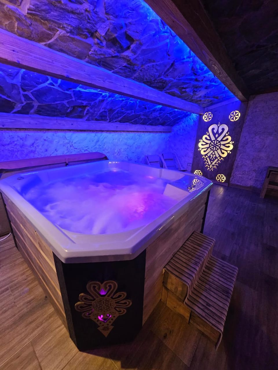 Hot Tub, Spa and wellness centre/facilities