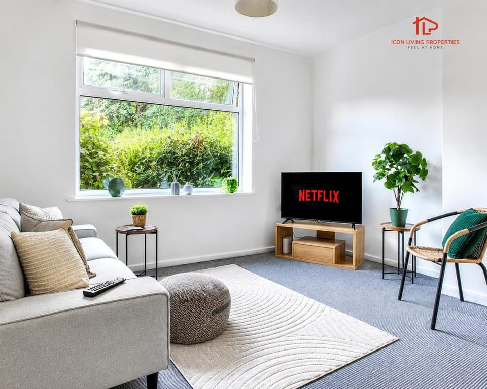 Living room, Seating area, Text overlay