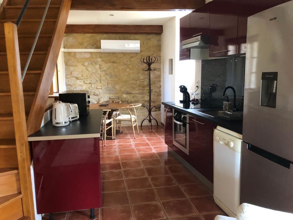 Charmante Maison de Village au Cœur Historique de Laurac House in Occitanie