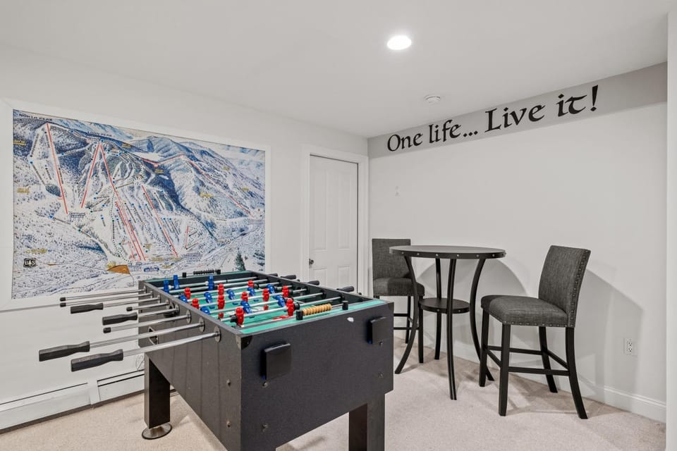 Luxury Riverfront Retreat Hot Tub, Game Room, Gym House in Woodstock