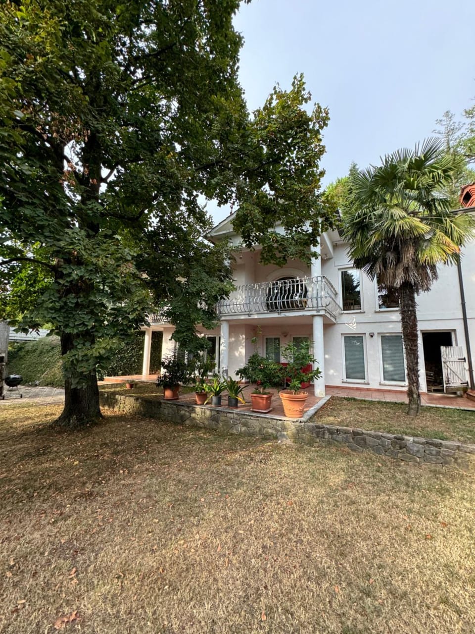 Property building, Day, Garden, Garden view