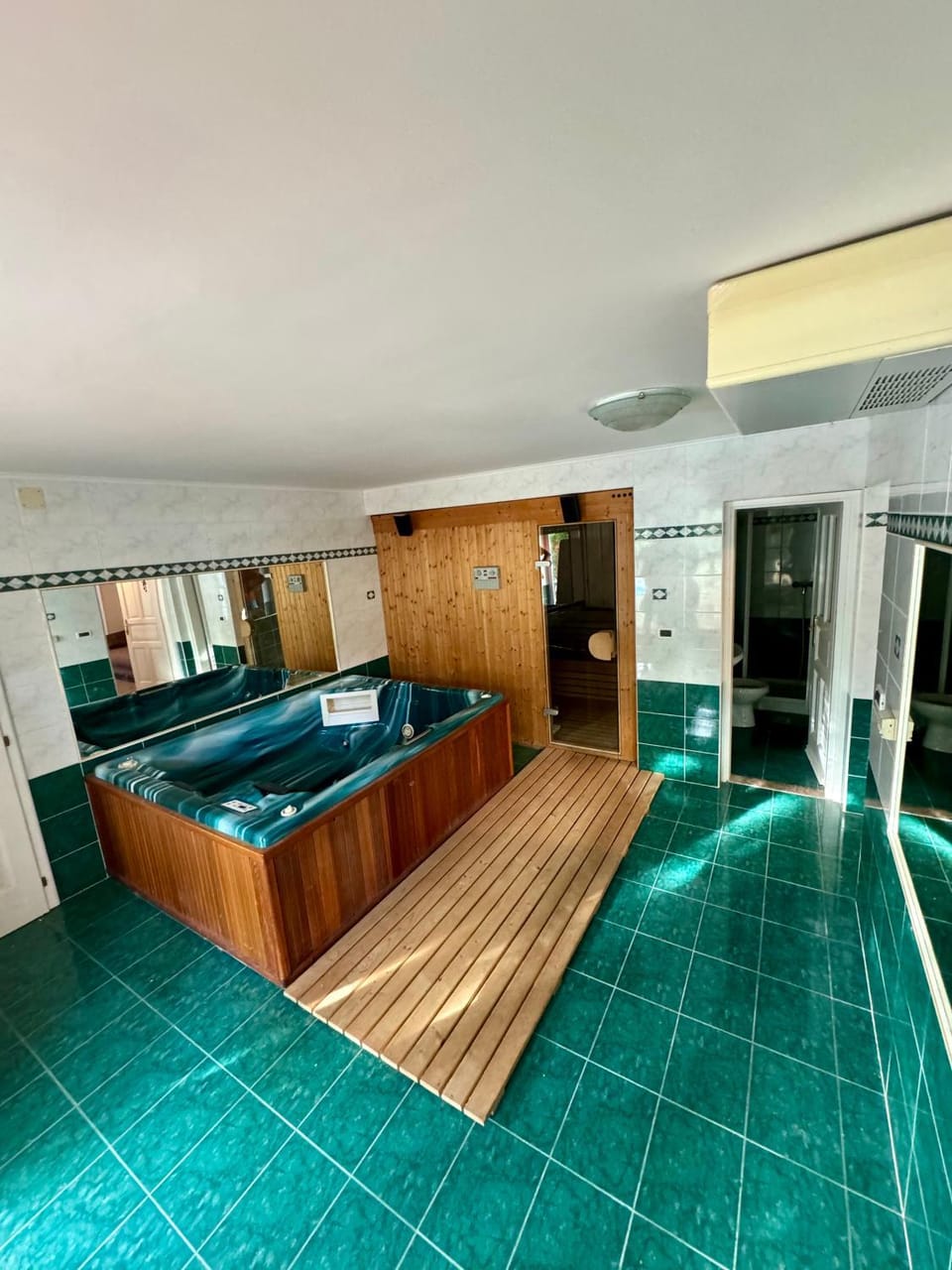 Photo of the whole room, Pool view, Swimming pool
