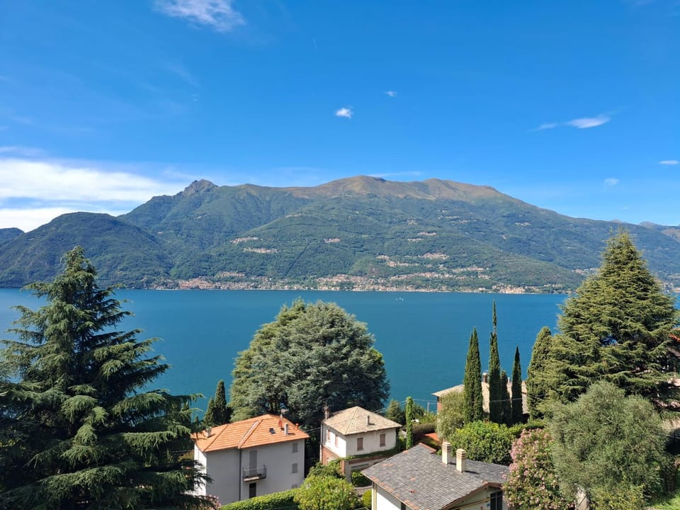 Balcony/Terrace, Mountain view, River view