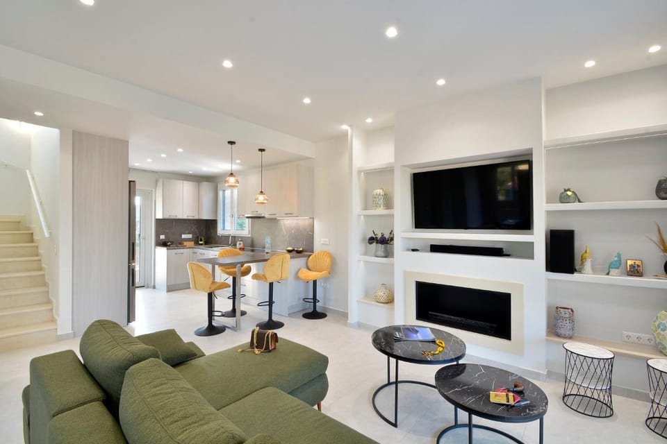 Living room, Seating area, Dining area