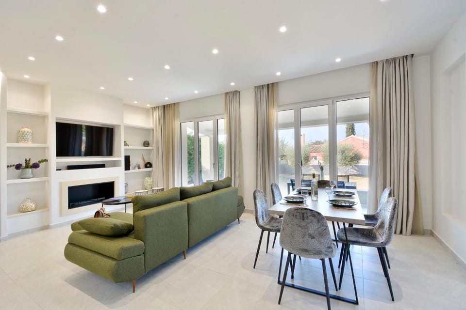 Seating area, Dining area
