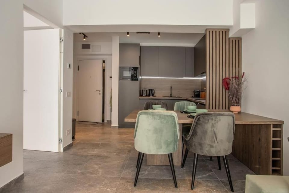Kitchen or kitchenette, Living room, Seating area, Dining area