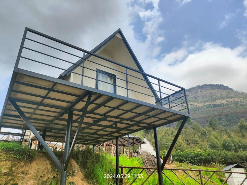 Property building, View (from property/room), Balcony/Terrace, Mountain view