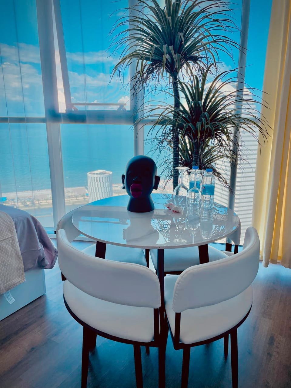 33 Luxury RA MA DA Apartment in Batumi