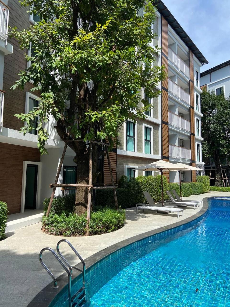 Title V Sunny Nest Sea View 5fl Pool Gym Apartment in Rawai