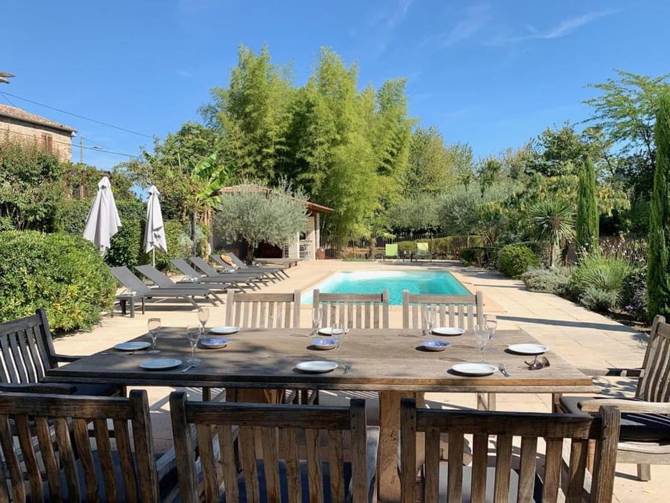 Garden, Dining area, Swimming pool