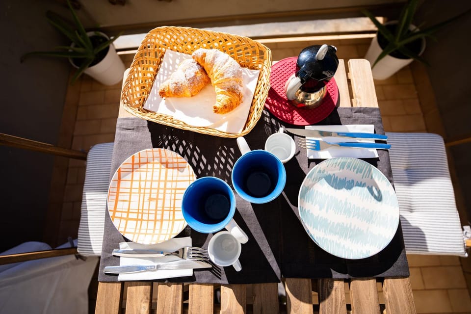 Property building, Breakfast