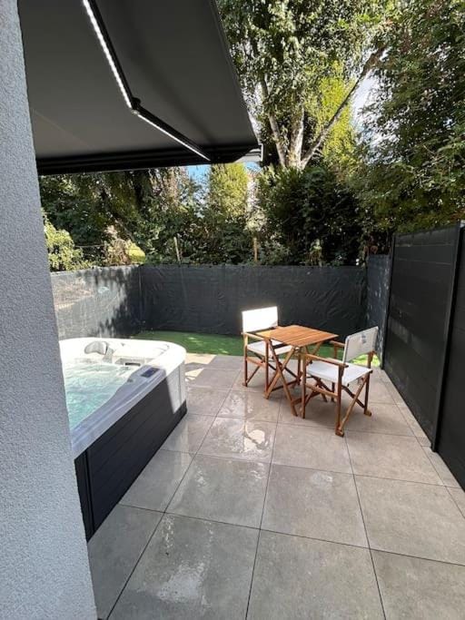 Patio, Garden, Hot Tub, Balcony/Terrace, Dining area, Garden view