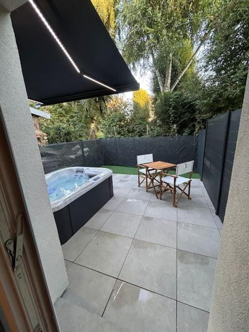 Patio, Garden, Hot Tub, Balcony/Terrace, Dining area, Garden view