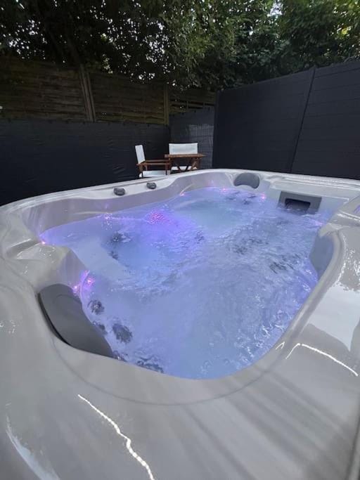 Natural landscape, Hot Tub