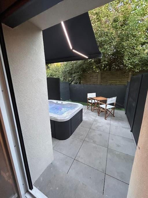 Patio, Hot Tub