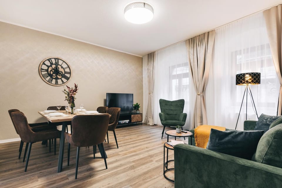 Communal lounge/ TV room, TV and multimedia, Living room