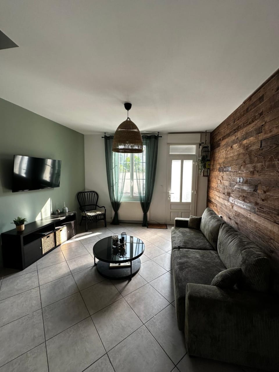 TV and multimedia, Living room
