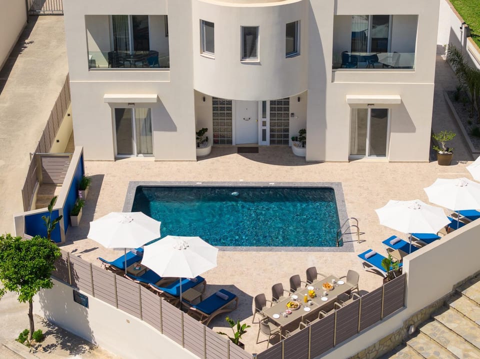 Property building, Swimming pool