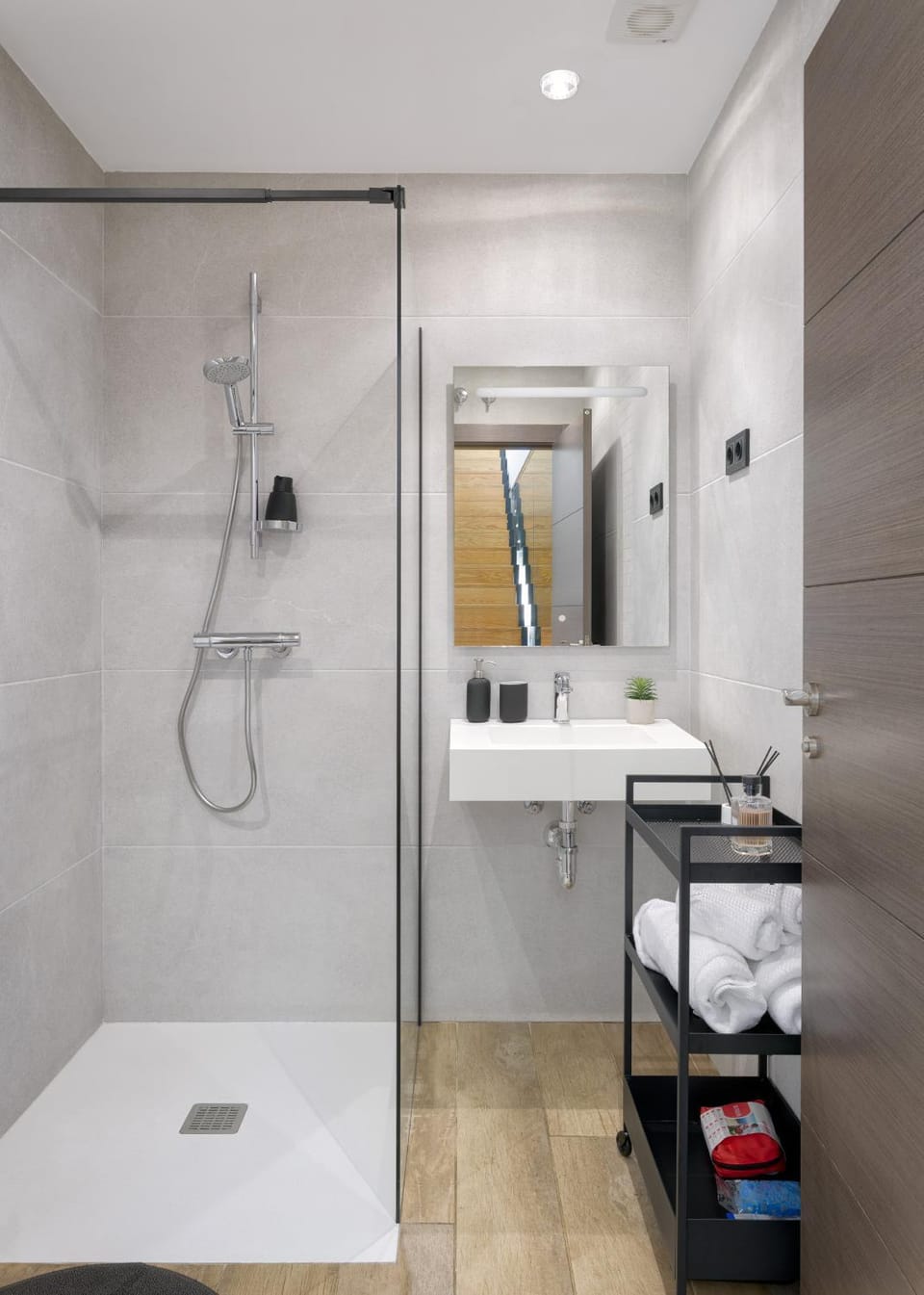 Shower, Bathroom, towels