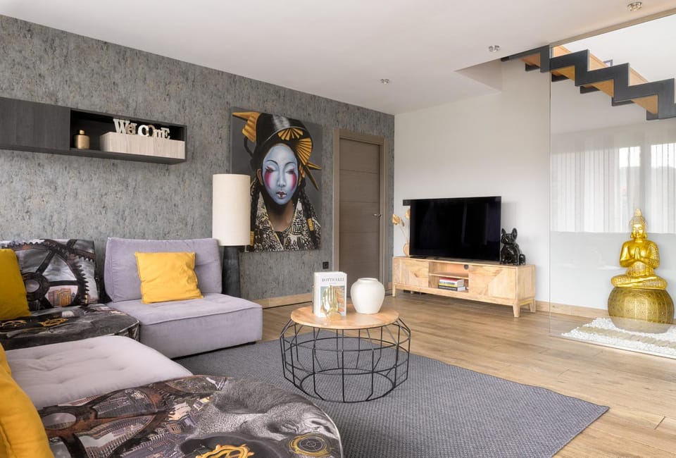 Communal lounge/ TV room, TV and multimedia, Living room, Meeting/conference room